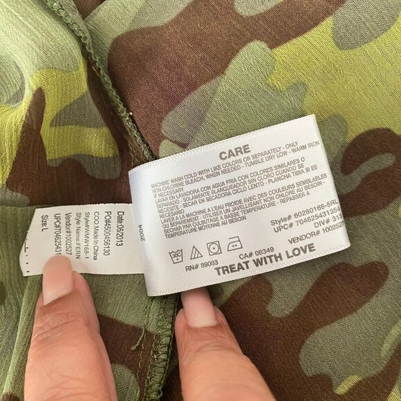 L.E.I  Camouflage Green Shirt Button-Up Roll Tab Sleeve Sheer Large Junior Fern‎ - Picture 9 of 10